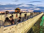 他們走進了一片葉子的世界——潛山市茶旅文化節暨第三屆斗茶大賽側記