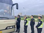 查處違規(guī)經(jīng)營(yíng)旅游客運(yùn)車(chē)26輛，春游季蕪湖多部門(mén)聯(lián)合整治旅游包車(chē)