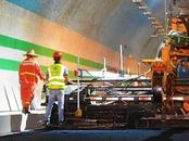 S358青陽至紅石公路改建工程首座隧道貫通