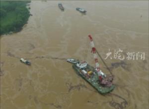 大皖新闻航拍 九江大桥沉船打捞现场 4名失联人员仍在搜救