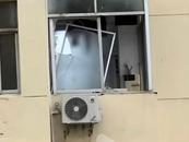 江西一高校遭遇狂風(fēng)暴雨冰雹襲擊 校方：圍墻倒塌窗戶玻璃破碎，正搶修