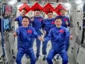 完成在軌交接！神十七航天員要回家了