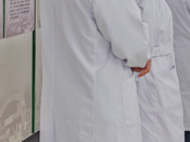 女孩因過敏長期揉眼視力僅剩0.2