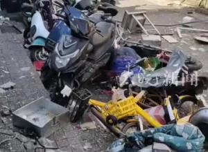南京一熟食店发生闪爆事故致1人重伤 2人轻伤目击者：周围店铺受到波及
