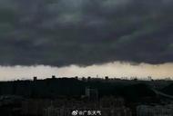 廣東遭遇百年一遇洪水：有地區出現通訊中斷，多地停課，有人辦婚禮近半數親友因大雨未到 