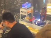 沈陽一酒吧凌晨突發頂棚燈架脫落致一人受傷  當地回應：已停業，事故原因在調查