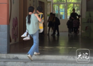 “有人勸我放棄，做媽的怎么舍得” ，池州一位母親堅(jiān)持每日接送截癱女兒求學(xué)