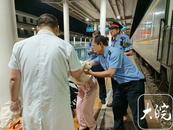 旅客腹部突然劇痛  列車臨時停車緊急救助