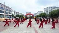 巢湖市巢州太極拳協(xié)會舉辦慶“五一”大型展演活動