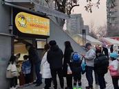 安徽小伙杭州開燒餅店，稱第一年營業額超百萬 回應質疑：別小看這種小生意
