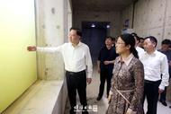 黃曉武調(diào)研引江濟淮工程淮河蚌埠閘魚道建設(shè)情況