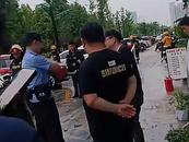 外賣員剛修好的電動車突然自燃，事發合肥一車行門口  