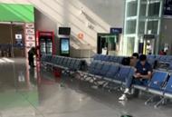 ?河南一高鐵站保潔用拖把擦拭座椅引熱議 車站回應：拖把干凈