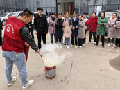 望城街道正陽(yáng)社區(qū)開(kāi)展工貿(mào)服裝消防演練促安全