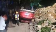 貴州仁懷茅臺鎮發生山體滑坡，公路被埋車輛受損，幸無人員傷亡！
