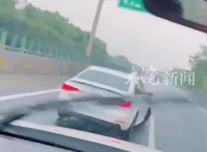 高速上拦停还砸碎他人车玻璃 湖南高速交警回应：拦车男子已被抓获