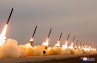 金正恩指導超大型火箭炮兵部隊示威射擊