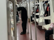 西安地鐵“神秘黑衣男”已被警方帶走？最新回應