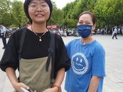 宣城一名高二學生考點外提前感受高考氛圍
