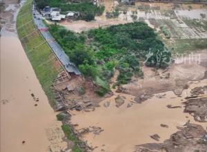 广东梅州两地因强降雨灾害 
造成9人死亡6人失联 