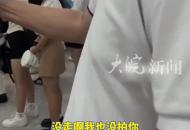 女生買2份飯拿6雙筷子被怒斥盜竊 知情者：女生要求食堂經理公開道歉 校方：目前還在處理階段