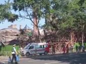 長春一老舊三層建筑局部坍塌！2名施工人員被困 其中1人已被救出