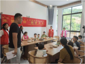 小手牽大手，共度安康端午  