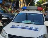 ?四川南充一行政執(zhí)法車停在路中間引擁堵？ 相關(guān)部門回應(yīng)：正在了解情況