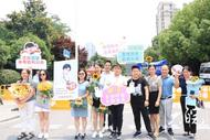 高考收官日 鮮花迎考生凱旋