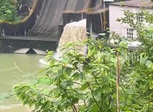 陈村水库开始泄洪 当地提醒:危险区人员应转尽转