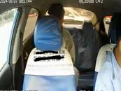 蚌埠一考生身份證忘家中  的哥“求助”交警接力帶回