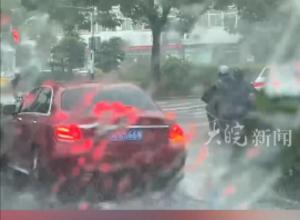 合肥发布暴雨黄色预警 
未来6小时内 最大小时雨强40-60毫米