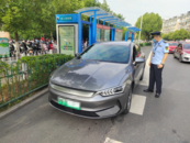 “黑頭車”冒充合法網約車營運  當場被識破