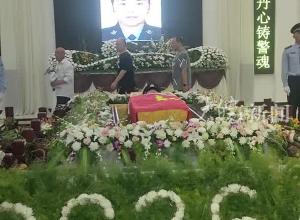 年仅38岁！安徽民警张祥因公牺牲，追悼会今天举行 众人含泪送别 