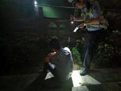 為逃避查酒駕，蕪湖一男子慌不擇路跌入水塘