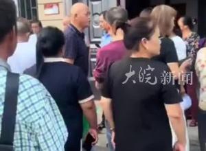 湖南澧县一97岁母亲被儿子殴打 当地回应：儿子脑部受过创伤 派出所已介入处理