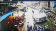 深圳一小區電動車棚起火多輛電動車被燒成鐵架 當地社居委回應