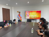 蚌埠市新元實(shí)驗(yàn)小學(xué)傾聽“好人”事跡  感受楷模力量