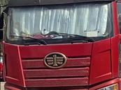 全部扣押！?5輛嚴(yán)重超載車輛遮擋號牌過收費(fèi)站 