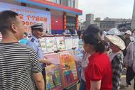 桐城交警開展“文明出行 安全駕駛”交通安全宣傳活動(dòng)