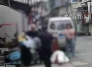 湖南常德一足浴女店主 
遭6旬男子捅杀身亡 
当地回应：警方已立案