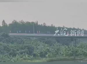 广州沥心沙大桥恢复全面通行 三民岛群众排队等候通车