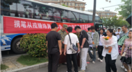 宣傳進校園   點燃學子戎裝夢