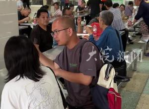 抢险洞庭湖 安置点村民回忆决堤时刻 一家老小都及时转移了