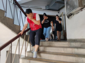 天橋街道喻義巷社區(qū)：應(yīng)急演練進小區(qū)，筑牢安全“防火墻”
