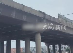 山西大同一货车从高架掉落砸中下方房屋，致1人死亡
