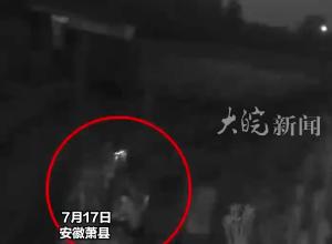 村民家被淹，民警跳入深水帮排涝：一只鞋换来一句“谢谢”，值得！ 