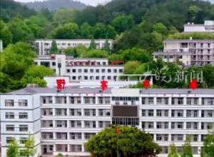 安徽省潜山野寨中学 51名同学考取军校  