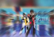 中國(guó)組合黃雨婷/盛李豪 摘得巴黎奧運(yùn)會(huì)首金！