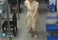 小孩吃葡萄被卡嘴唇發(fā)紫 女子急得在診所跪地求救